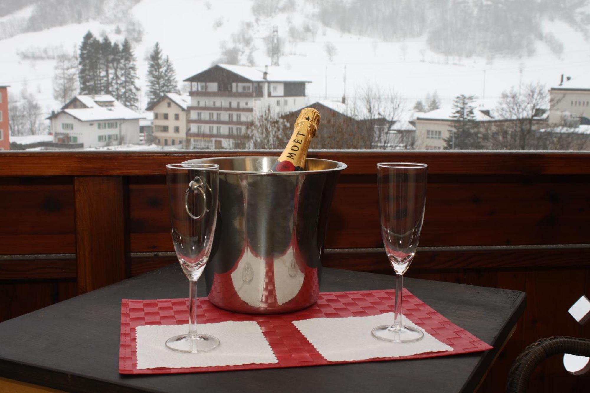 Grichting Hotel & Serviced Apartments Leukerbad Exteriör bild